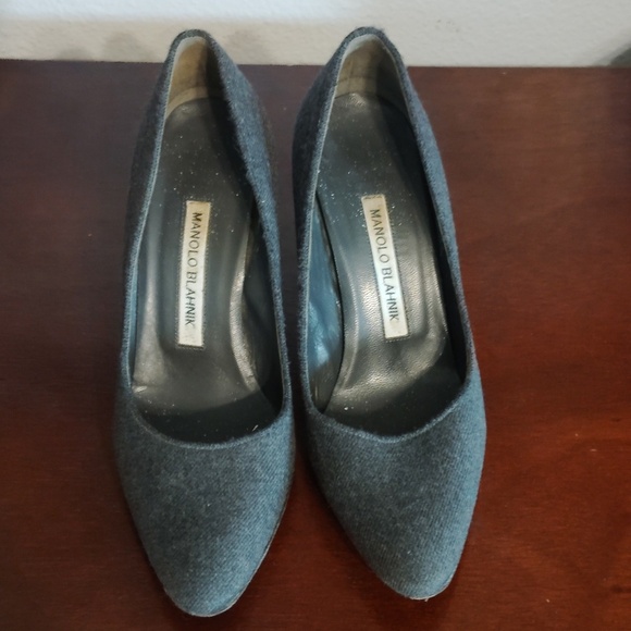 Manolo Blahnik Block Heel Ladies Shoes - Picture 8 of 16